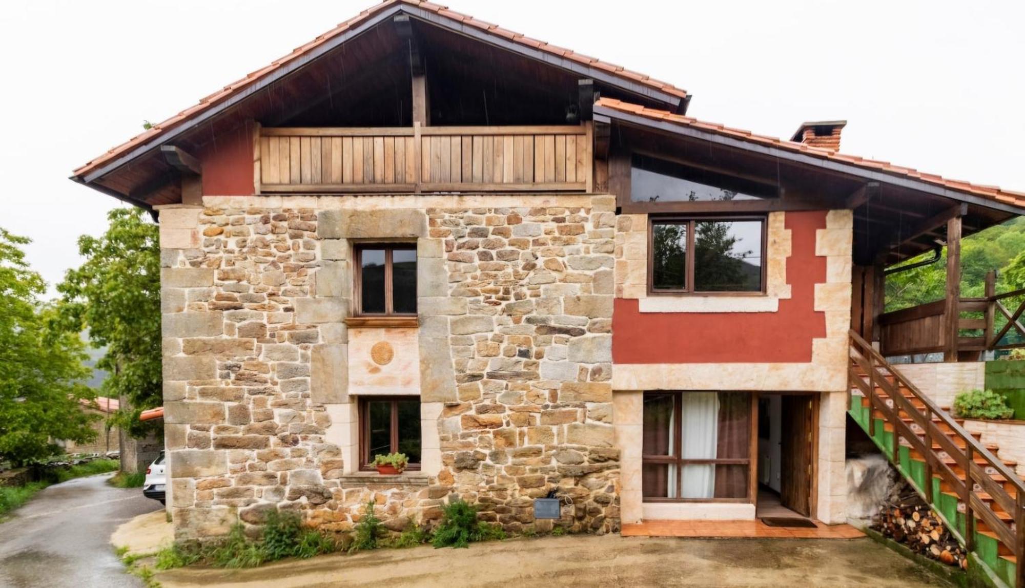 Casa De Pueblo Las Golondrinas De Luena San Miguel de Luena Esterno foto
