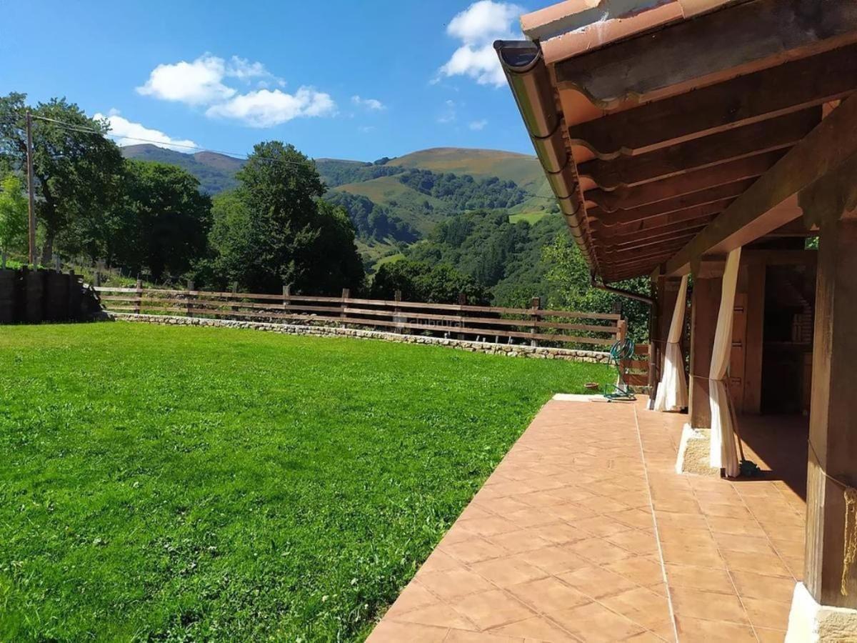 Casa De Pueblo Las Golondrinas De Luena San Miguel de Luena Esterno foto